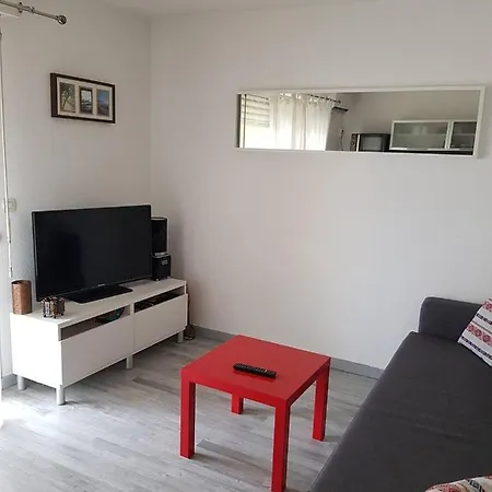 T2 Avec Climatisation Et Acces Piscine - 4euro126 *